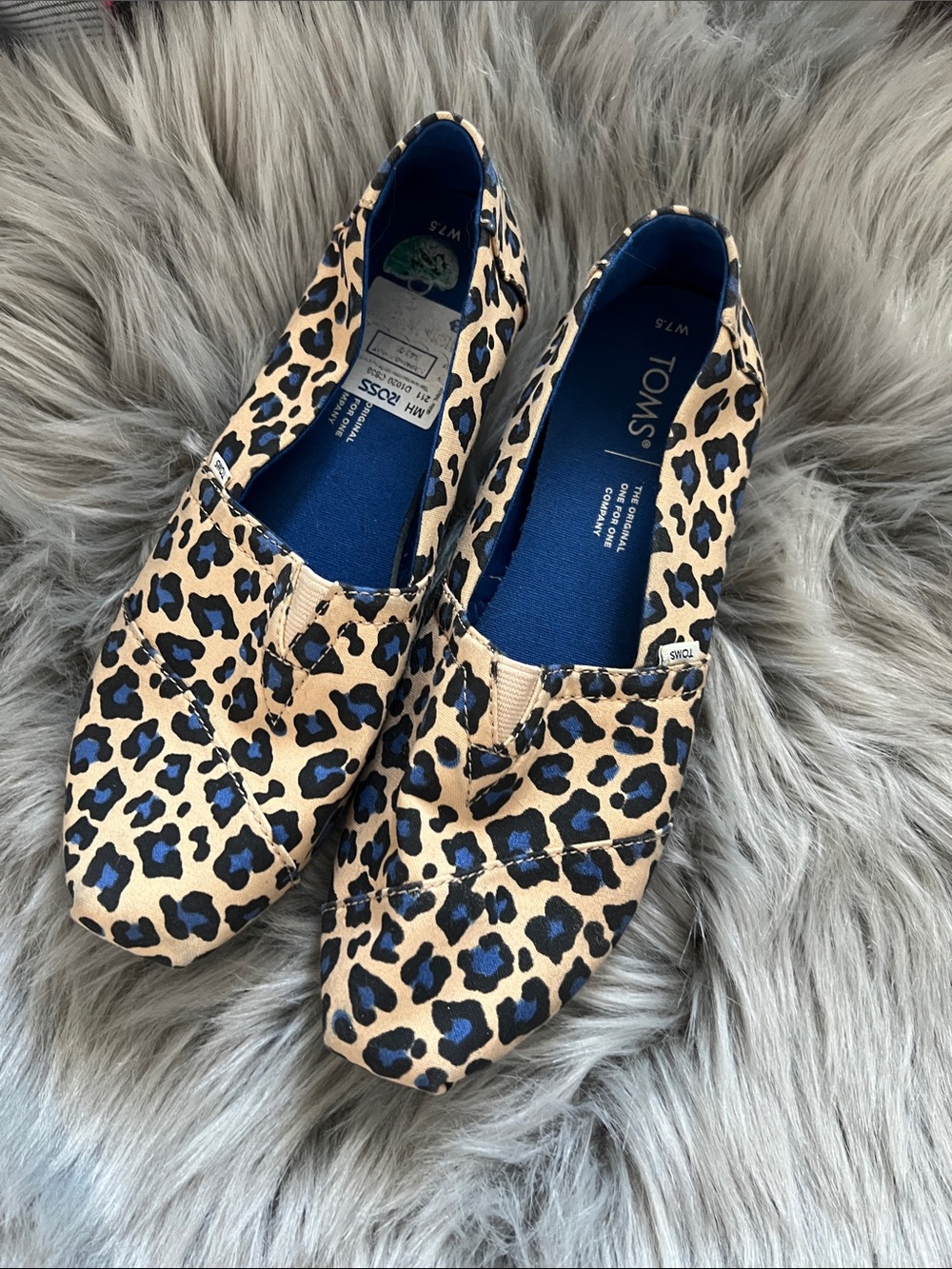 EUC TOMS Women's Leopard Print Canvas Slip-Ons in Tan and Black sz 7.5